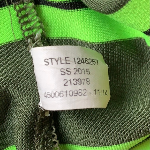 Under Armour collared golf loose shirt small polo - Picture 10 of 10